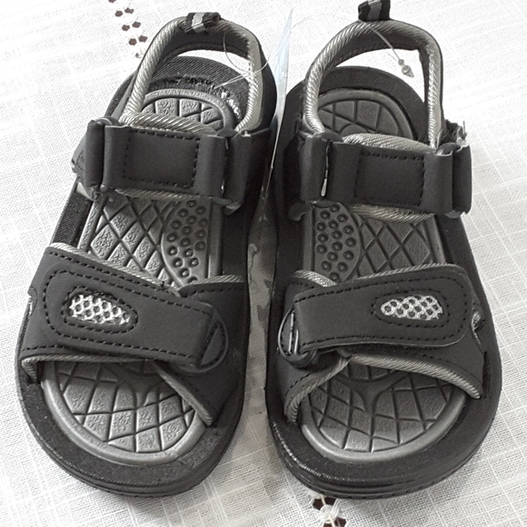 BOYS Athletic Shoes NEW with tags - Picture 1 of 4